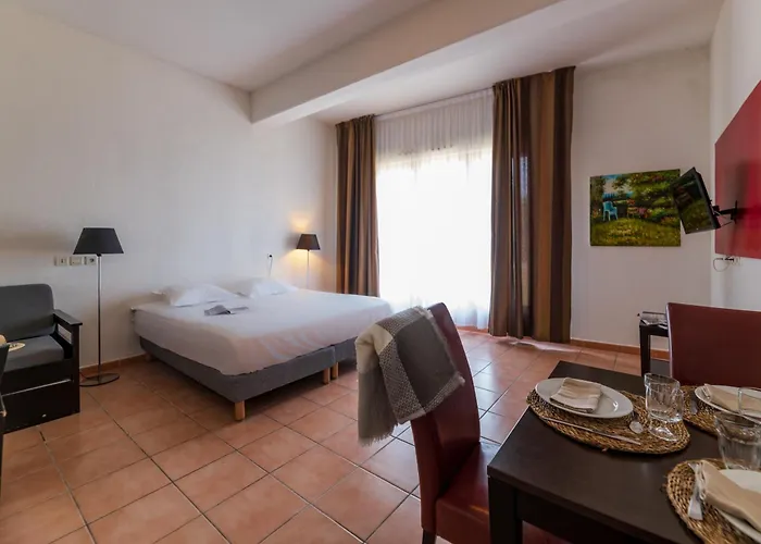 Cerise Sud 호텔 3*