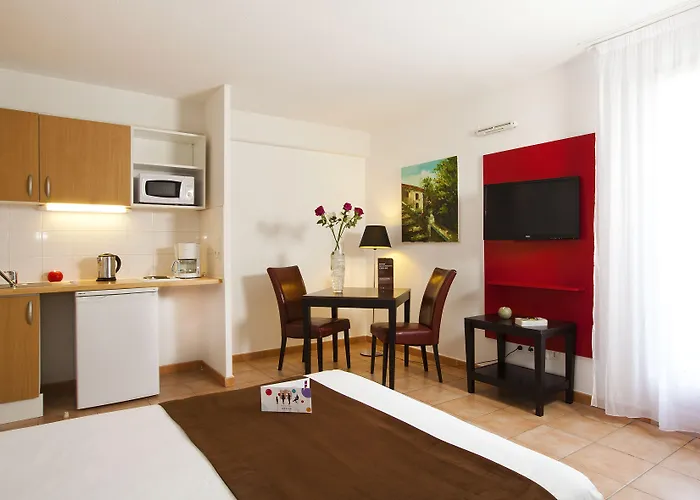 ホテル セリーズ シュッド カルカソンヌ